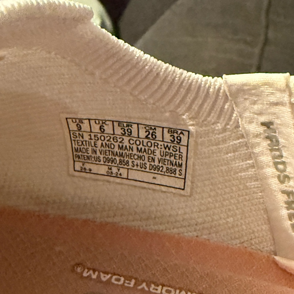Skechers Summits Slip-Ins Sneakers in White - Picture 10 of 10
